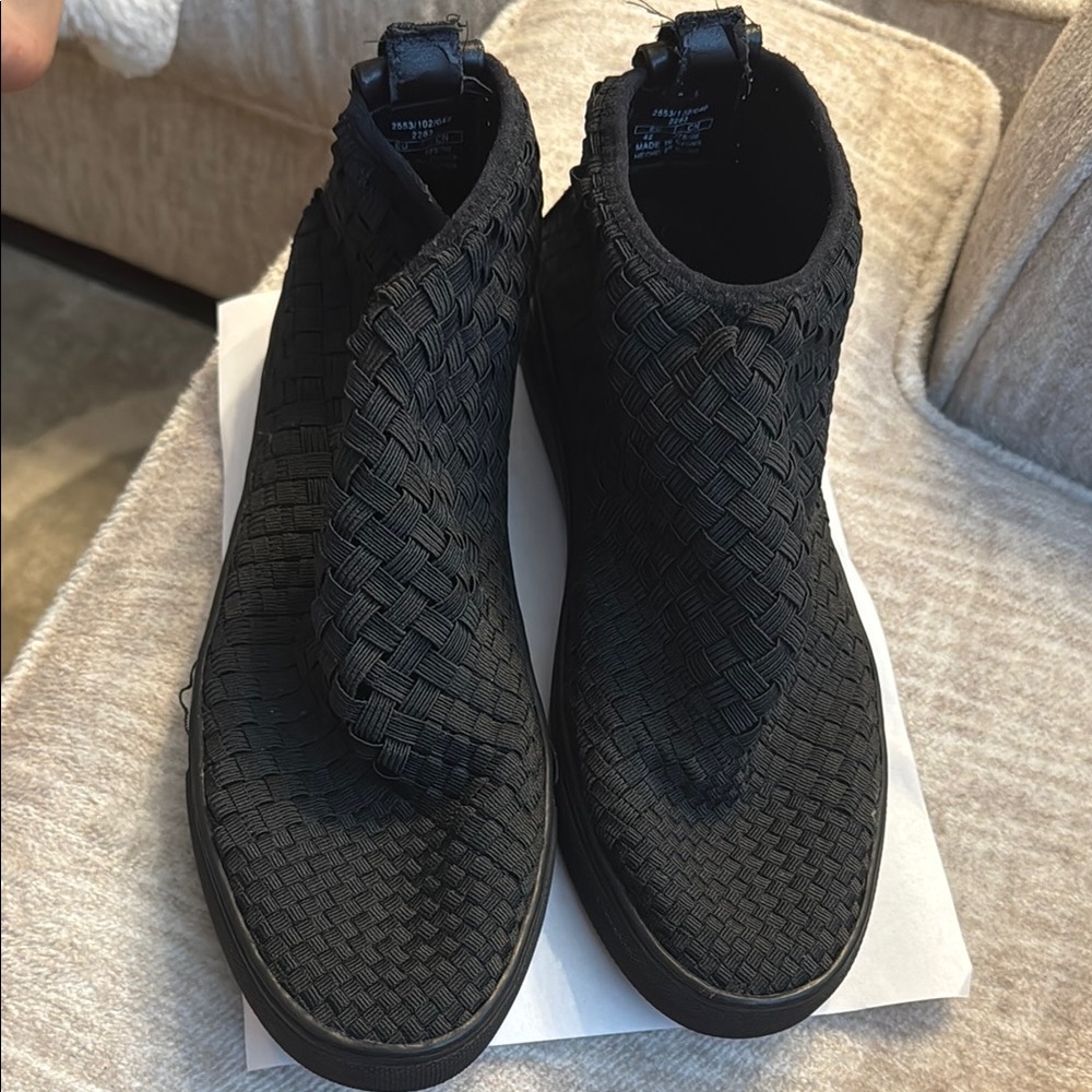 Zara Black Knit Sneakers with Seamless Design